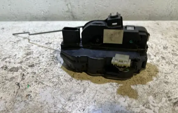 Chevrolet Cruze Front door lock 3023754F 03049618 28102009
