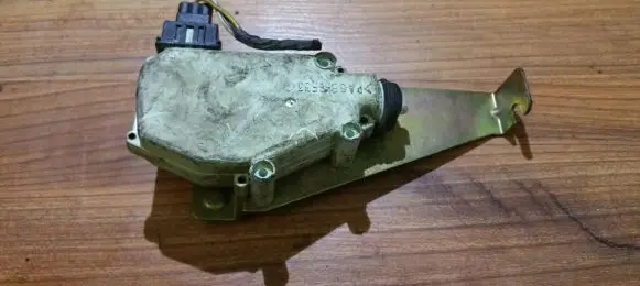 Ford Mondeo MK I Central locking motor 93bg220a20ed 67809650