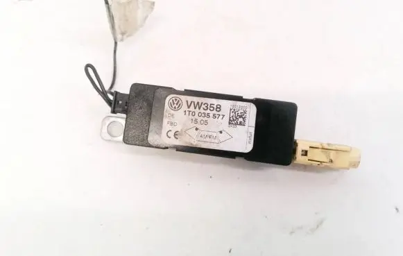 Volkswagen Touran I Antenna control unit 1t0035577h 28026451