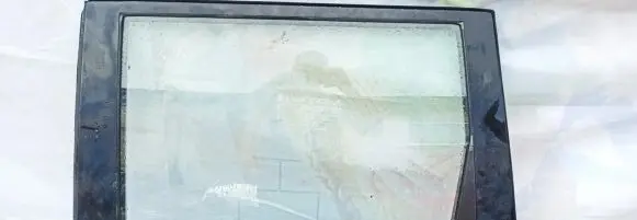 Nissan X-Trail T30 Rear door window glass