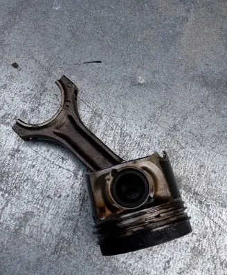 BMW X5 F15 Piston with connecting rod