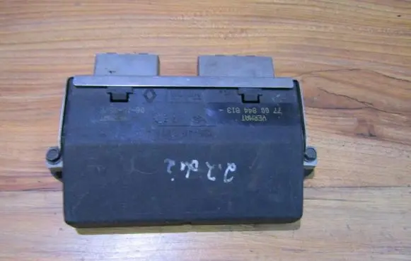 Renault Laguna I Comfort/convenience module 7700844813