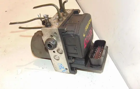Ford Mondeo Mk III ABS Pump 1S712M110AF 3S712C405BC 1320552