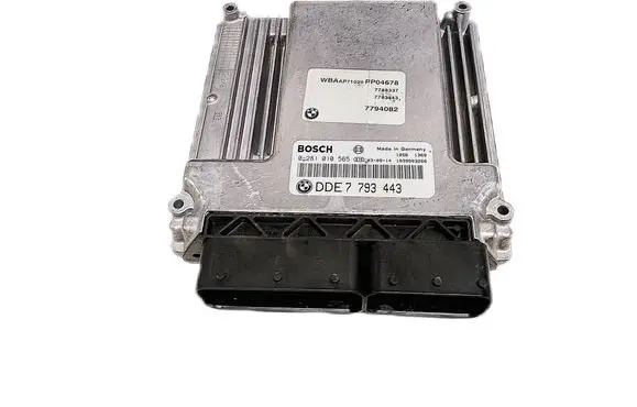 BMW X3 E83 Engine control unit/module 7793443