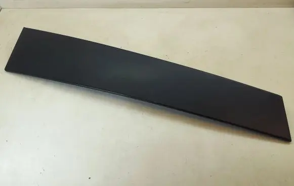 Volkswagen Jetta V Front door glass trim molding 1K5837901