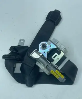 Fiat 500L Front seatbelt 07355997010 70861076 93257