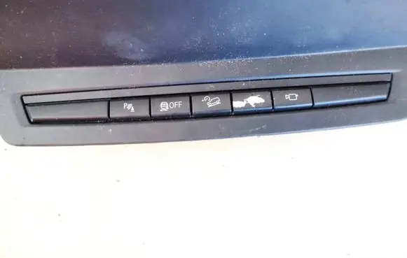 Traction control (ASR) switch
