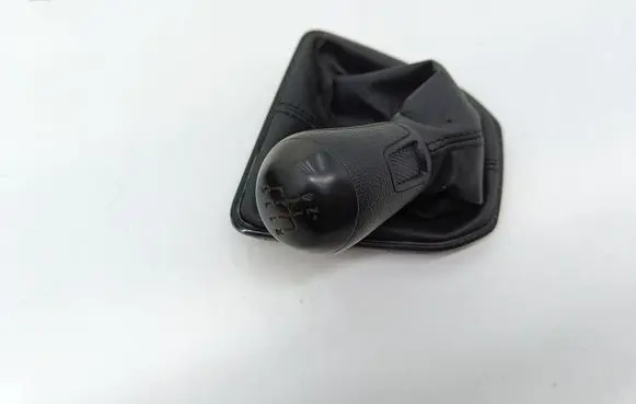 Volkswagen Caddy Gear lever shifter trim leather/knob 2K0711113N