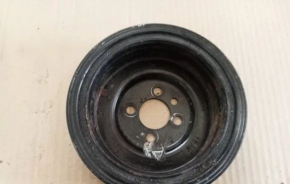 Volkswagen Tiguan Crankshaft pulley 04L105243