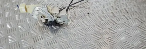 Isuzu D-Max Front door lock