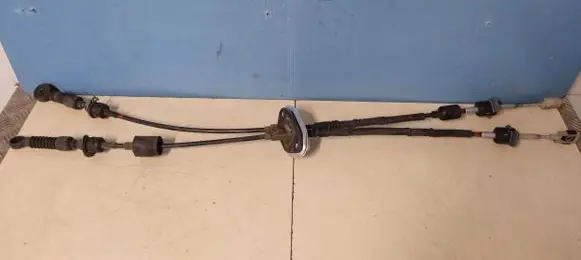 KIA Carens III Gear shift cable linkage 
