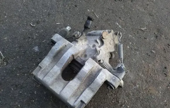 Rear brake caliper