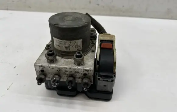 Opel Insignia B ABS Pump 32366362