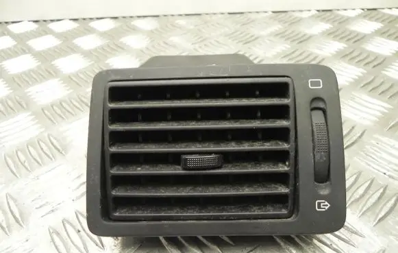 Rear air vent grill