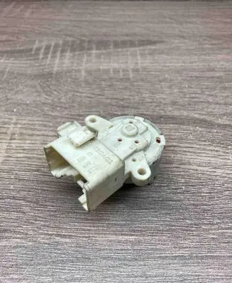 Toyota Avensis T250 Ignition lock IG2AM2ST2 Used
