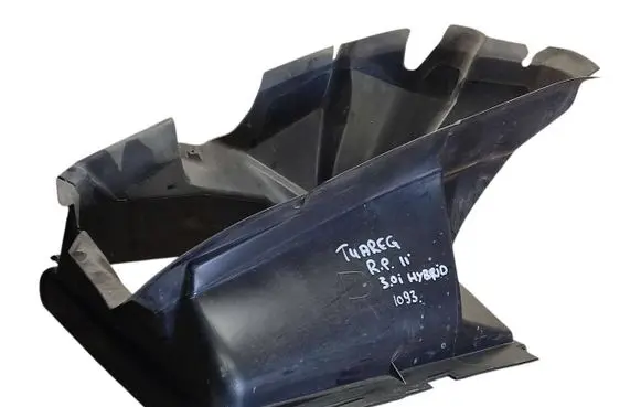 Volkswagen Touareg II Intercooler air channel guide 7P6117336