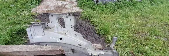 Peugeot 5008 II Front side member 