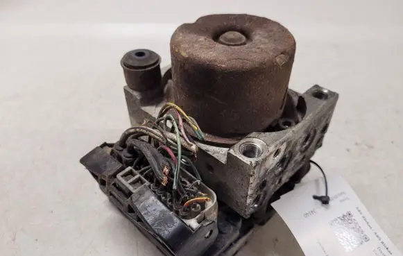 Toyota Yaris ABS Pump TY02WD31071 1D02310732141 BC147680