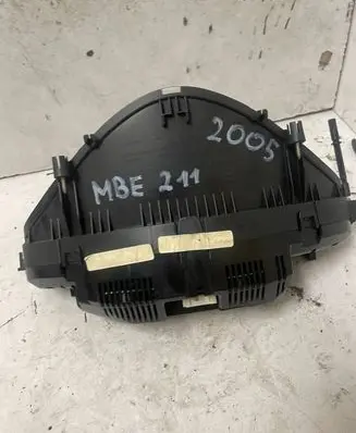 Mercedes-Benz E W211 Speedometer (instrument cluster) A2115400411