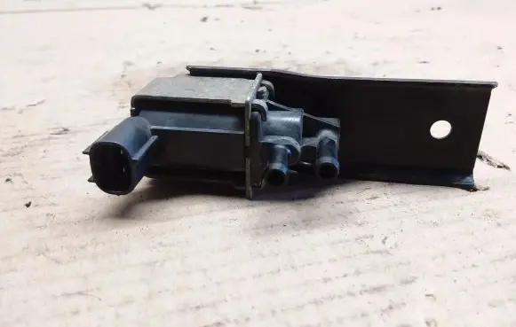 Suzuki Grand Vitara I Valve vacuum K5T48295