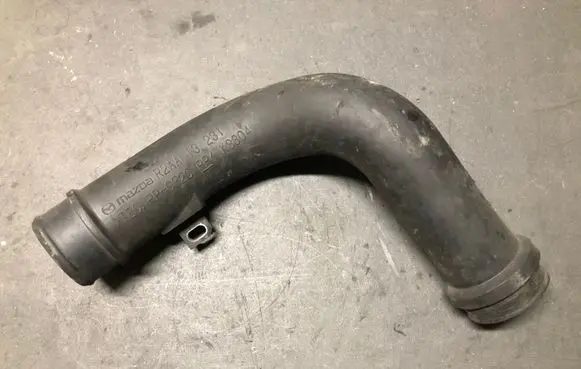 Mazda 6 Intercooler hose/pipe R2AA13231