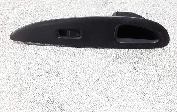 Nissan Primera Electric window control switch 25411AV600