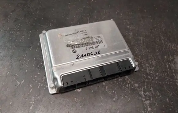 BMW 3 E46 Engine control unit/module 7786887