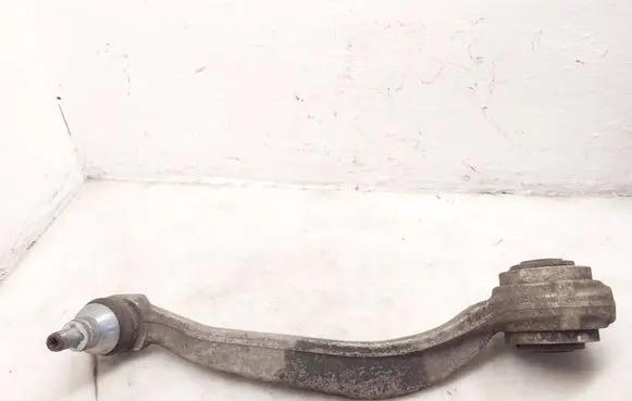 Mercedes-Benz C W205 Front lower control arm/wishbone 2050011