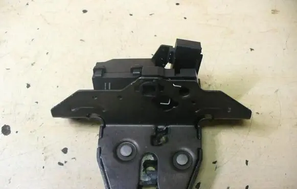 Opel Zafira C Engine bonnet/hood lock/catch 13585478 I2753