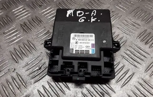 Mercedes-Benz A W169 Door control unit/module A1698204726 05072361