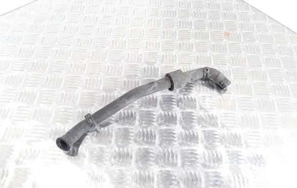 Coolant pipe/hose
