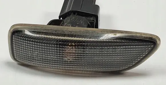 Volvo XC90 Front fender indicator light 8658945