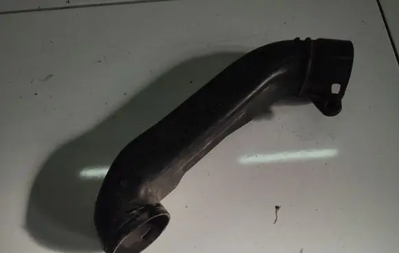 Air intake hose/pipe