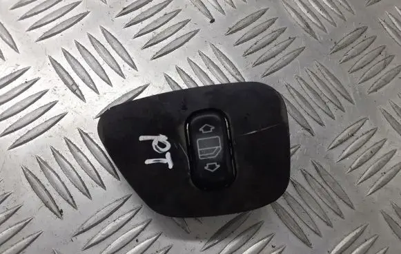 Mercedes-Benz E W210 Quarter vent window switch 