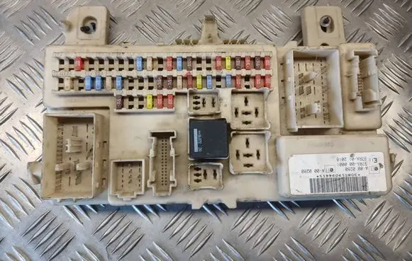 Ford Focus Fuse module 6M5T14014CKB 4M5T14A073AF