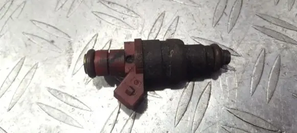 Mercedes-Benz E W124 Fuel injector 0000788523