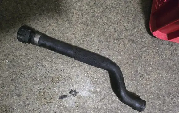 BMW 5 E39 Engine coolant pipe/hose 11532247820