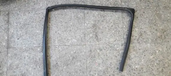 Peugeot 607 Rubber seal rear door 