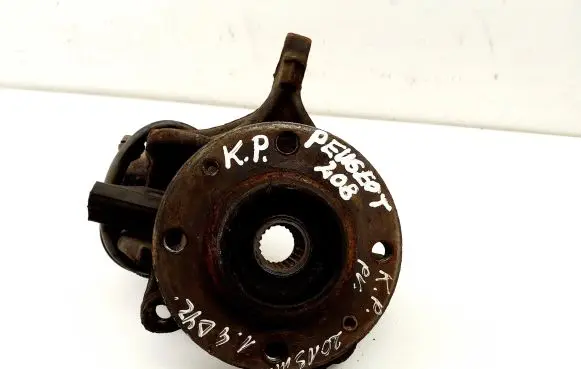 Peugeot 208 Front wheel hub