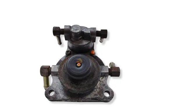 Nissan Navara D40 Fuel filter housing 