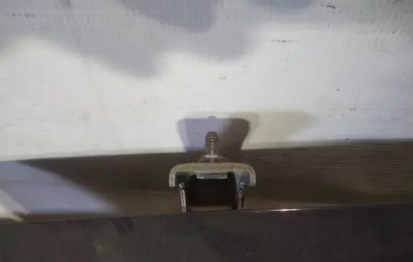 Tailgate/trunk/boot hinge