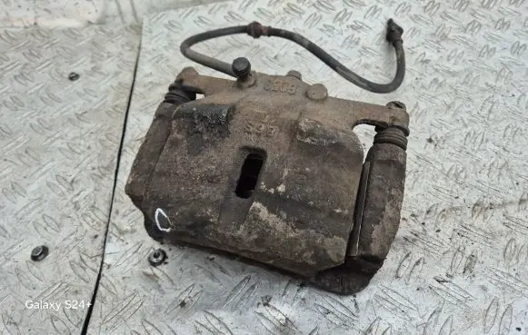 Nissan X-Trail T31 Front brake caliper