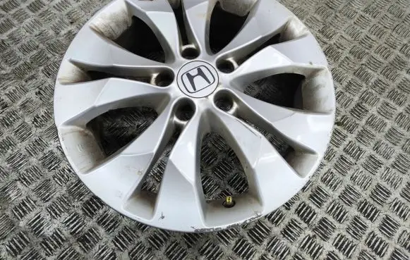 Honda CR-V R17 alloy rim 