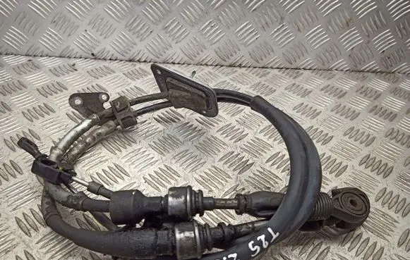 Toyota Avensis T250 Gear shift cable linkage 