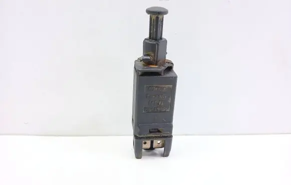 Volkswagen Golf III Brake pedal sensor switch 191945515