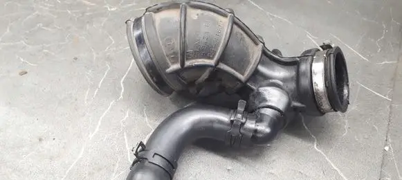 Opel Vectra A Air intake hose/pipe 24441600
