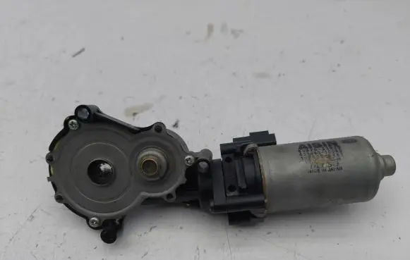 Lexus IS 220D-250-350 Seat adjustment motor 8582033020 1620006861