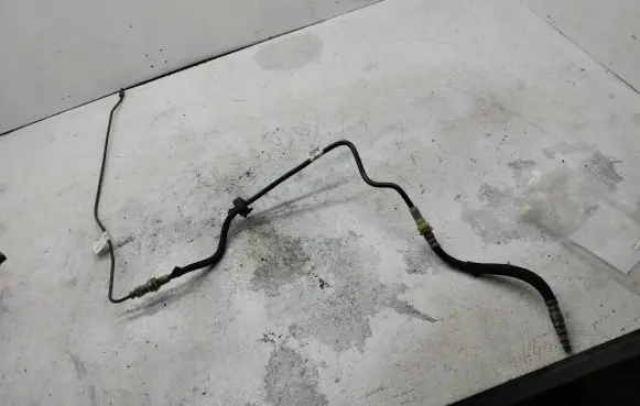 Opel Mokka B Clutch pipe/line 9824245680