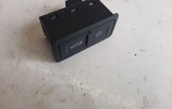 Audi Q3 8U Tailgate opening switch 4G0959831B