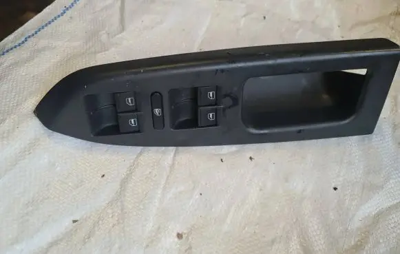 Volkswagen Touran I Front door window switch trim 1T1867371H